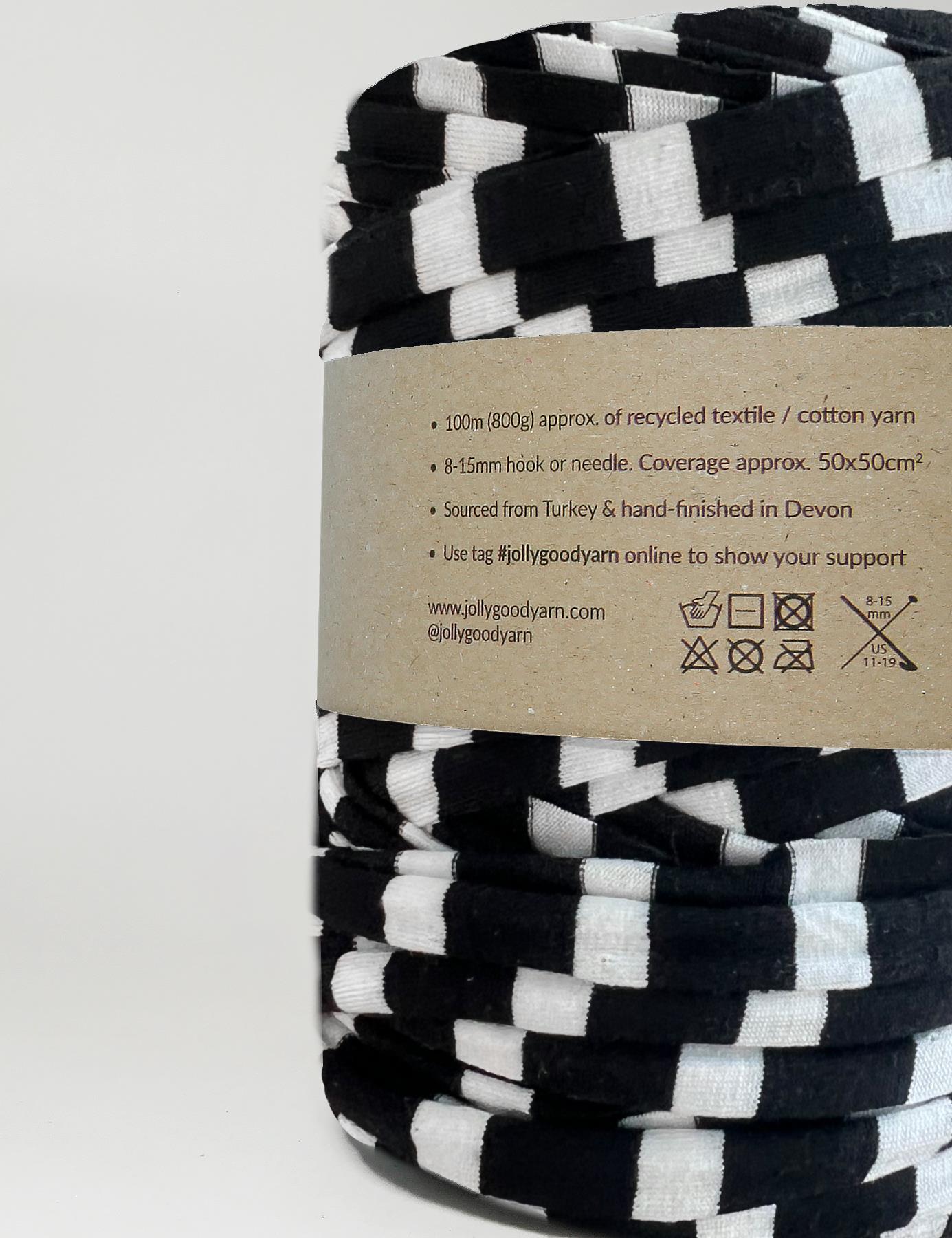 Recycled textile yarn - colour black-white