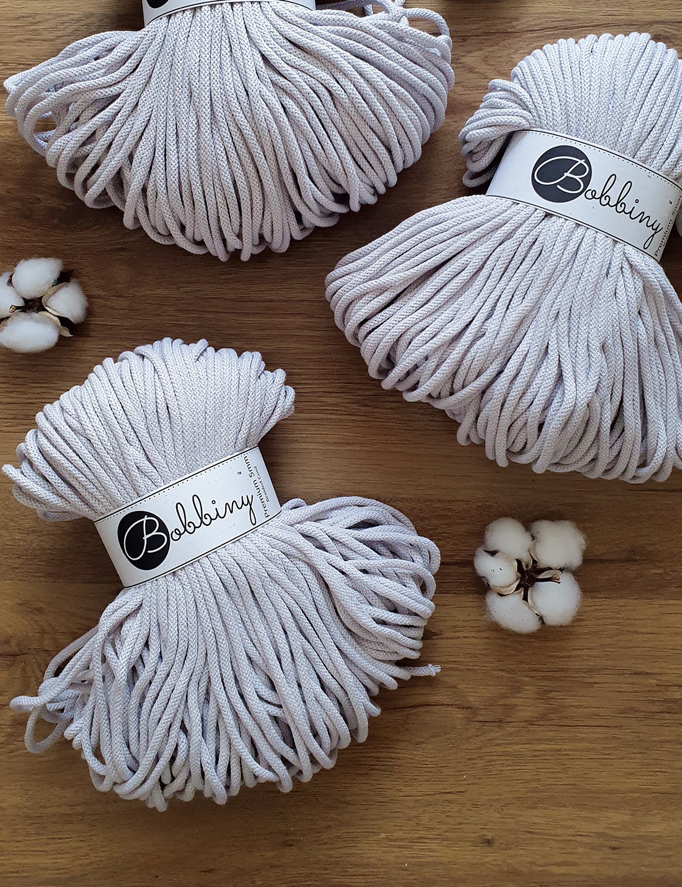 Recycled textile yarn - colour white