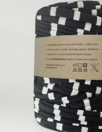 Recycled textile yarn - colour black-white