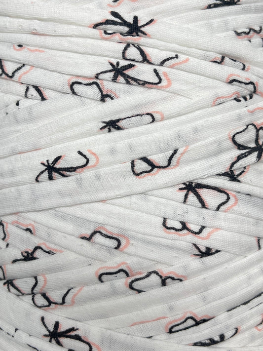 White pattern t-shirt yarn (100m)