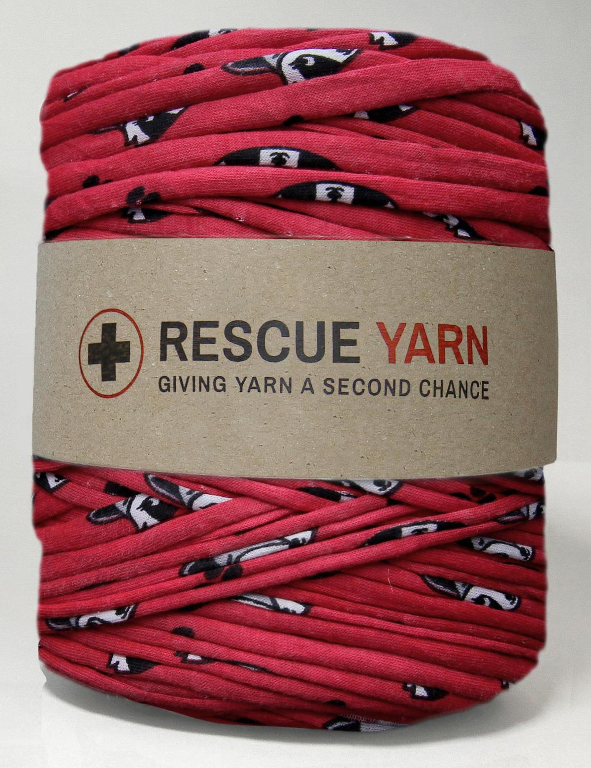Red raccoon patterned t-shirt yarn by Rescue Yarn (100-120m)