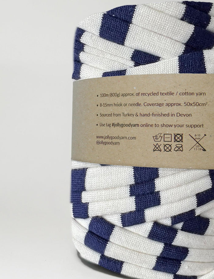 Recycled textile yarn - colour blue-white