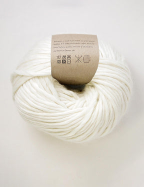 Barnstaple Cream recycled plastic yarn (100g)