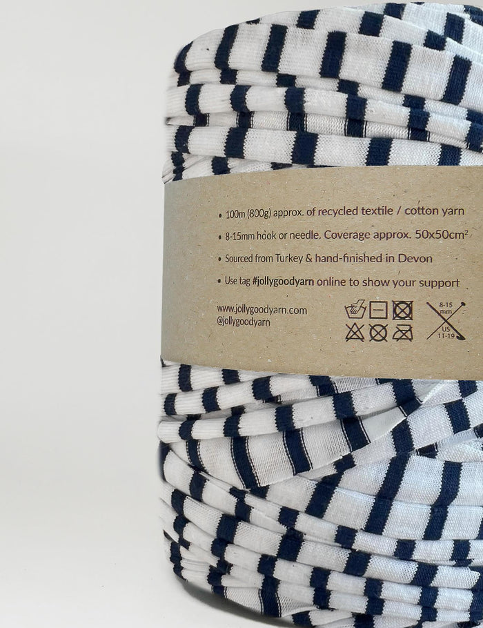 Recycled textile yarn - colour black-white