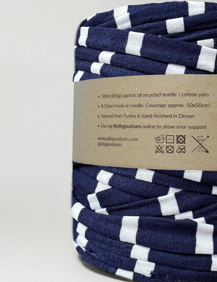 Recycled textile yarn - colour blue-white